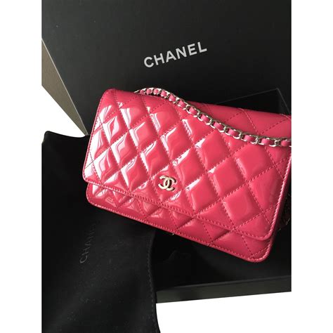 chanel wallet on chain dark pink|where to buy chanel wallet.